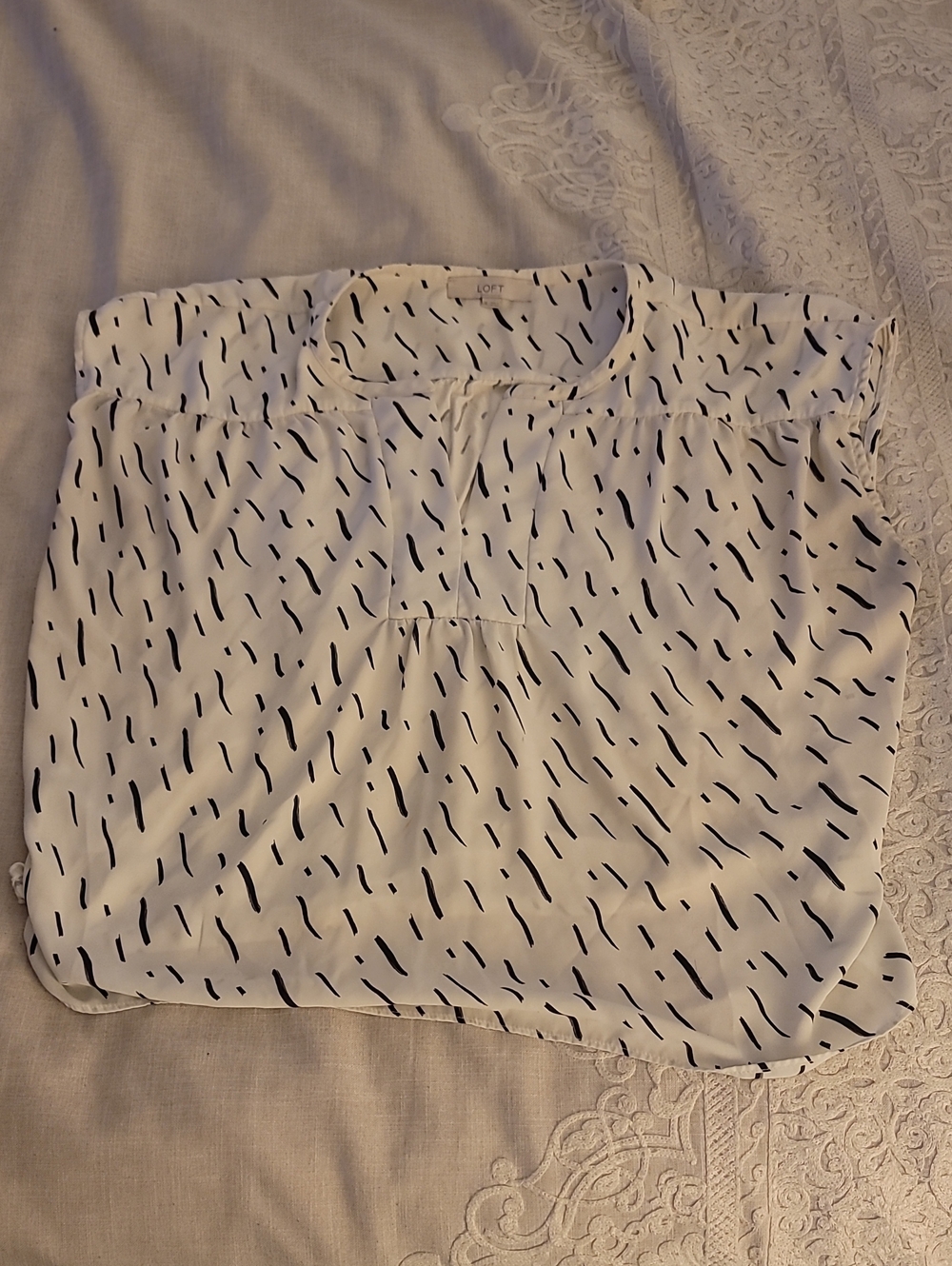 LOFT Black Dash Print White Top, Sz L, Sleeveless